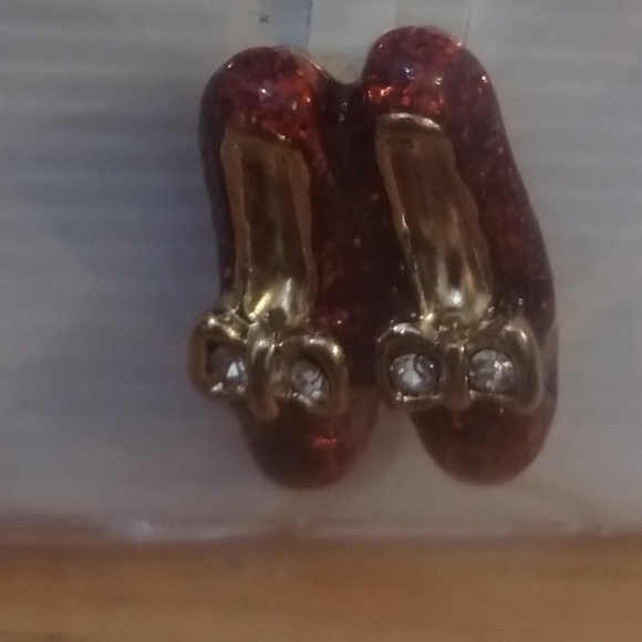 Jewelry - New Elegant Ruby Red Slippers Brooch Pin Like Wizard Of Oz